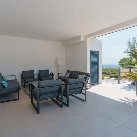 Diamond Villa, Luxury House With Private Pool Вилла Лориньян
