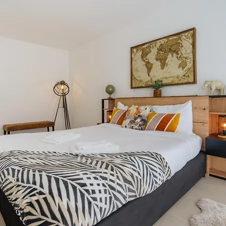 וילה Diamond Villa, Luxury House With Private Pool לוריניה