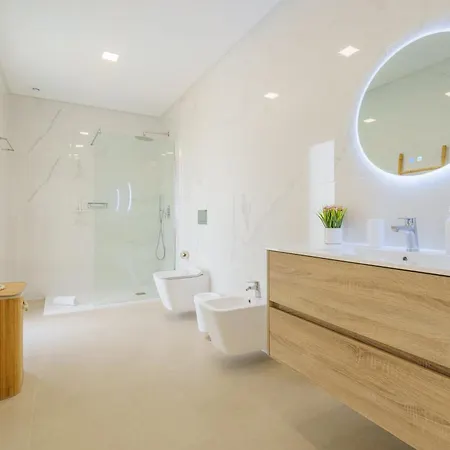 Diamond Villa, Luxury House With Private Pool וילה