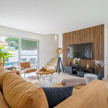 Diamond Villa, Luxury House With Private Pool * לוריניה